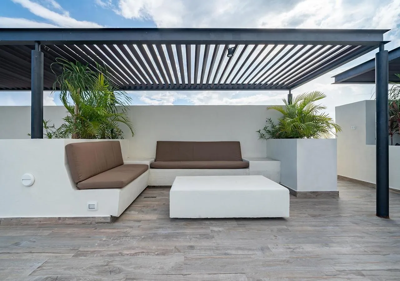 Condo Verde Oasis - Central 2 Bedroom With Pool, Gym, Private Terrace - At Veranto Condos Playa del Carmen 0*,  Mexico