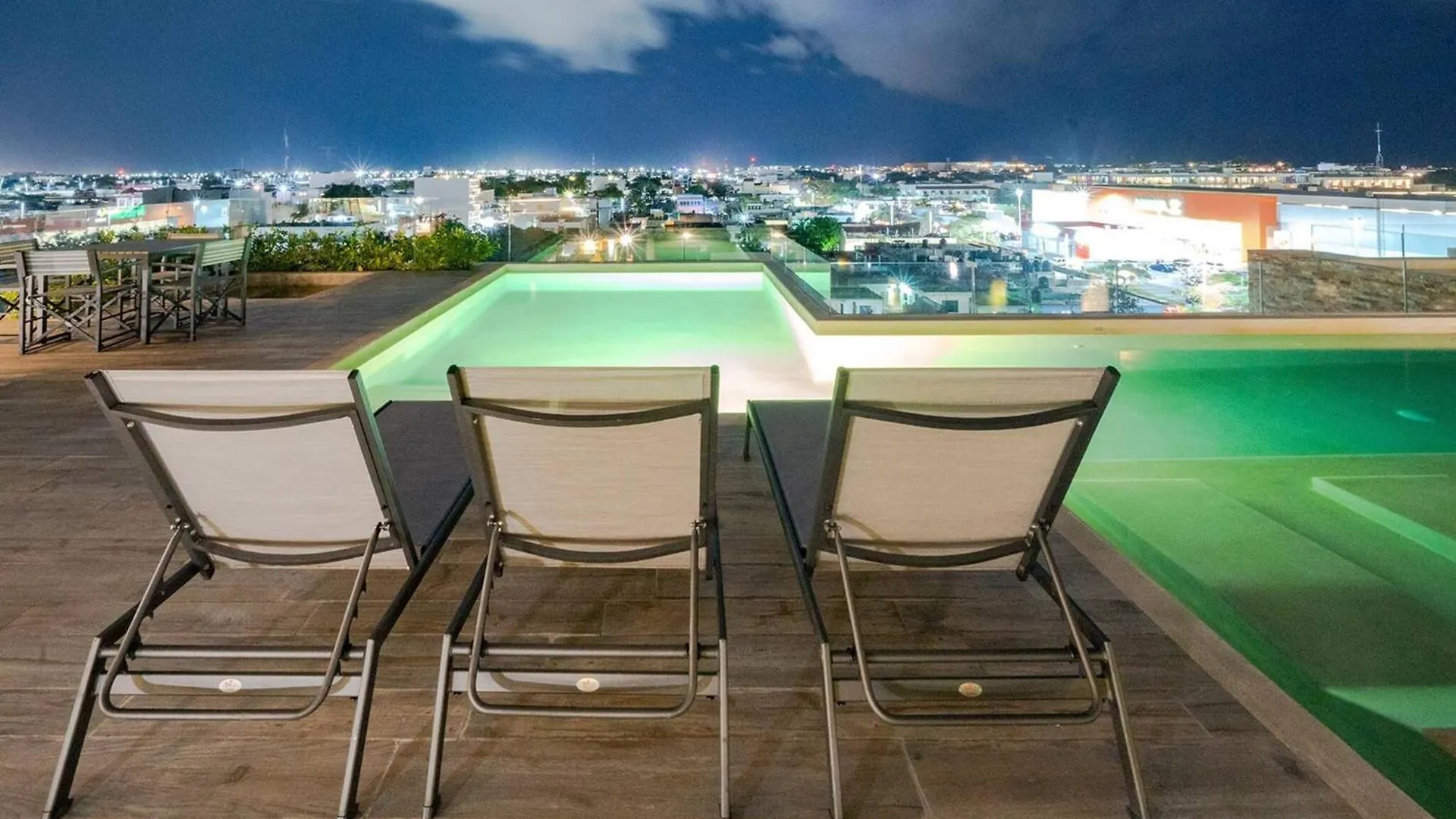 Condo Verde Oasis - Central 2 Bedroom With Pool, Gym, Private Terrace - At Veranto Condos Playa del Carmen Lägenhet