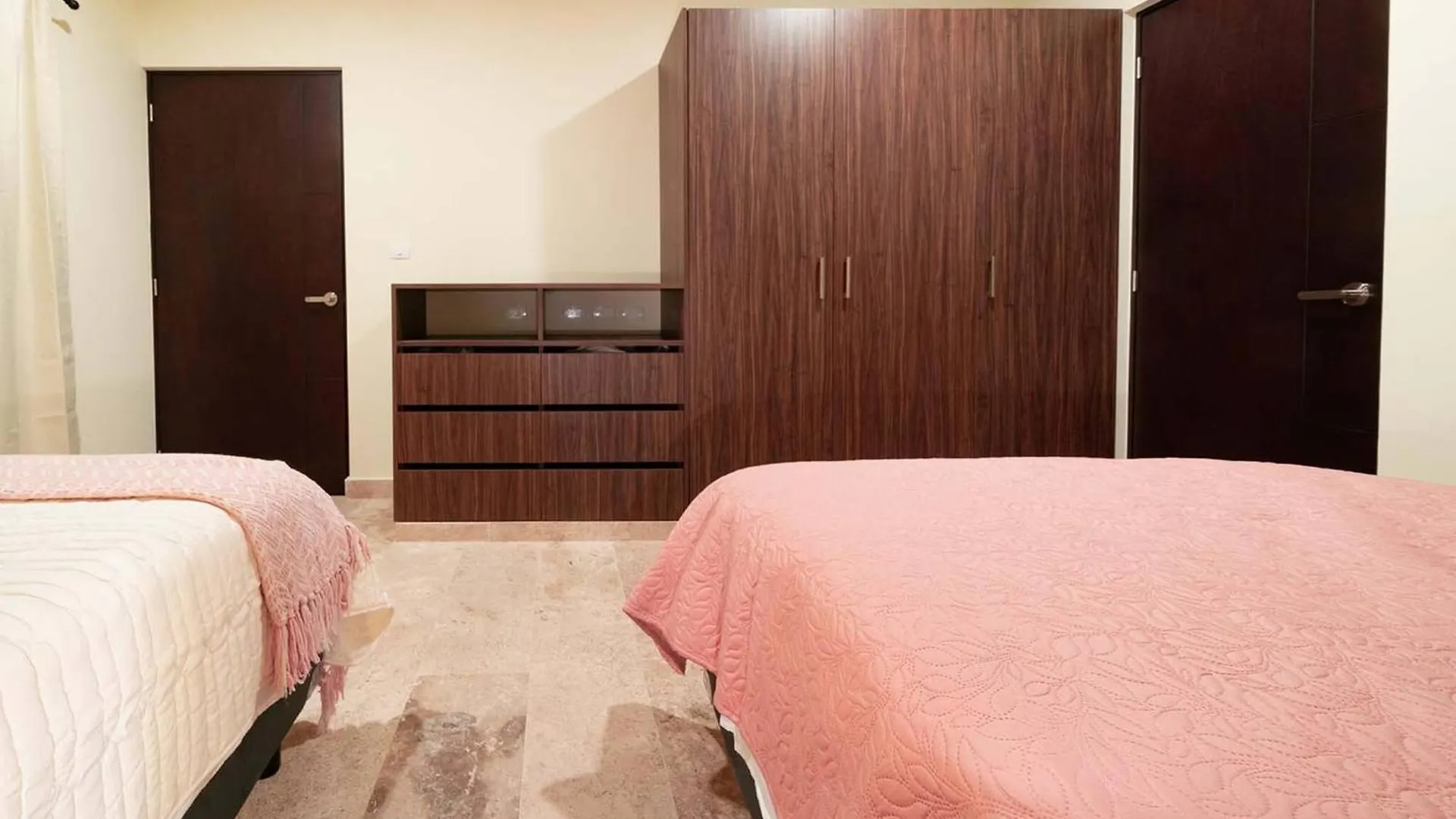 Condo Verde Oasis - Central 2 Bedroom With Pool, Gym, Private Terrace - At Veranto Condos Playa del Carmen Lägenhet